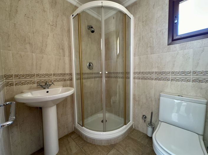 Image No.26-2 Bed Townhouse for sale