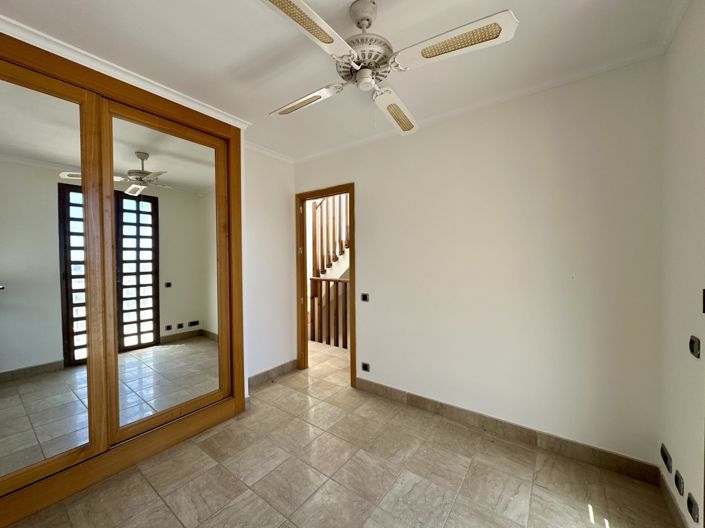 Image No.28-2 Bed Townhouse for sale