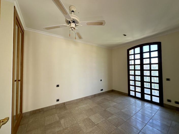 Image No.32-2 Bed Townhouse for sale