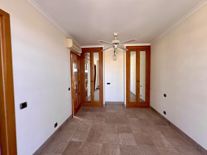 Image No.33-2 Bed Townhouse for sale