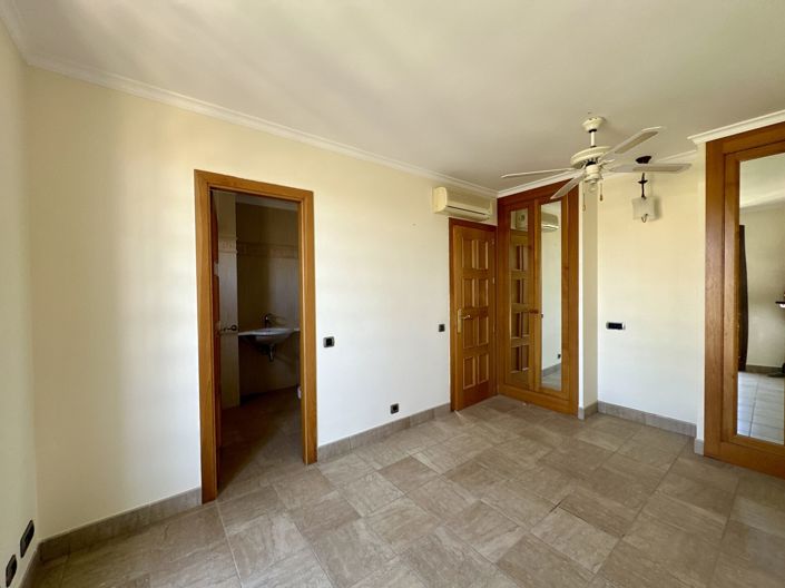 Image No.34-2 Bed Townhouse for sale