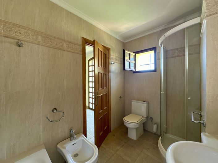 Image No.36-2 Bed Townhouse for sale