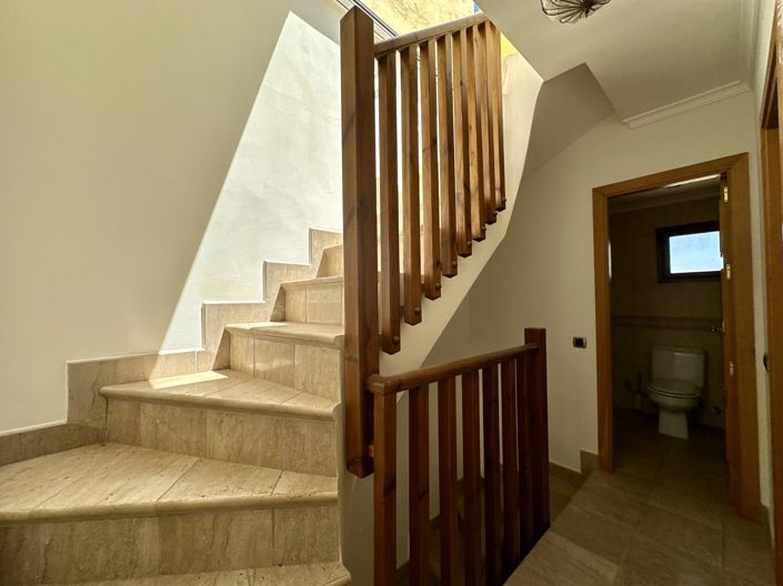 Image No.39-2 Bed Townhouse for sale