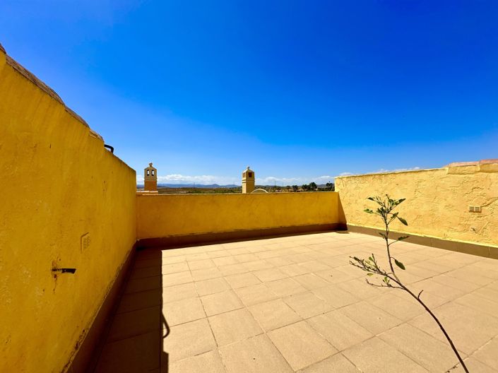 Image No.40-2 Bed Townhouse for sale