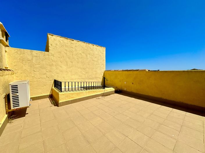 Image No.42-2 Bed Townhouse for sale