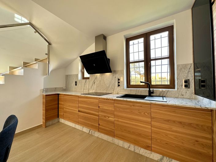 Image No.11-4 Bed Property for sale