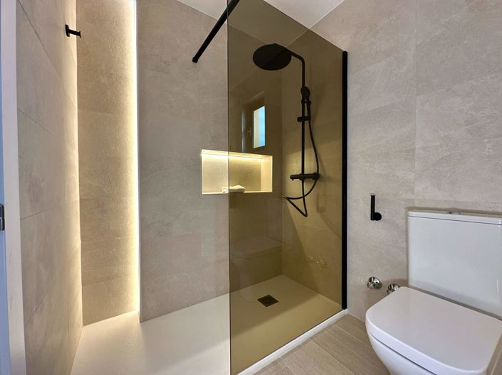 Image No.13-4 Bed Property for sale