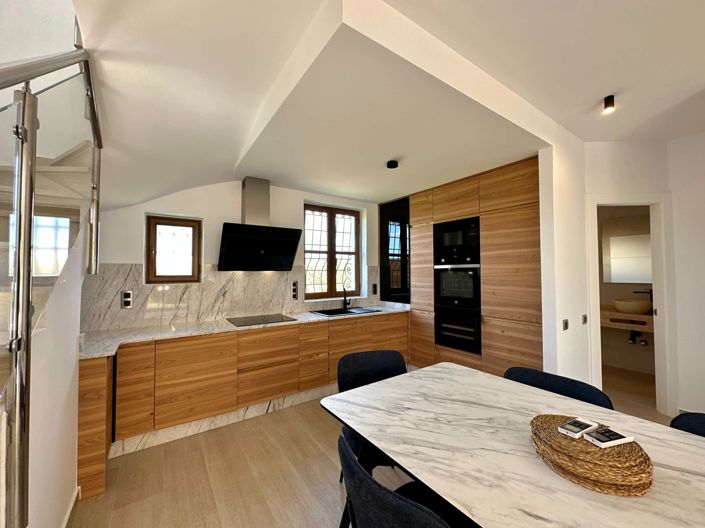 Image No.17-4 Bed Property for sale