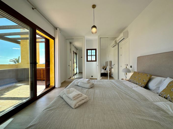 Image No.18-4 Bed Property for sale