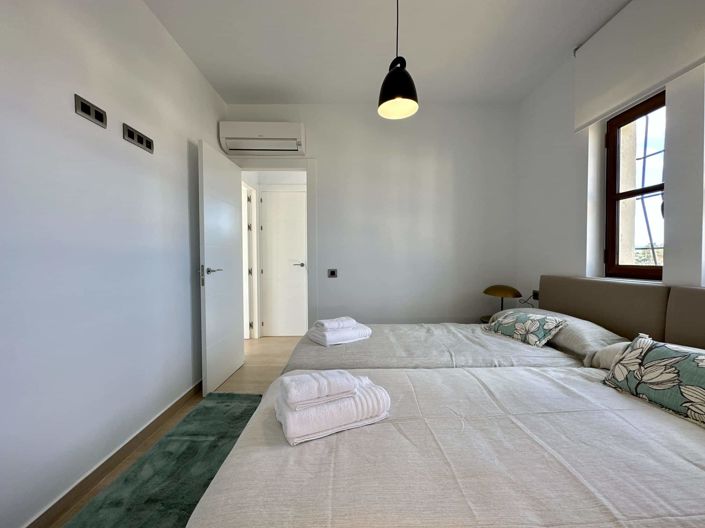 Image No.25-4 Bed Property for sale