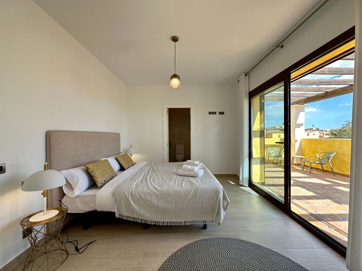 Image No.29-4 Bed Property for sale