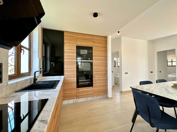 Image No.39-4 Bed Property for sale