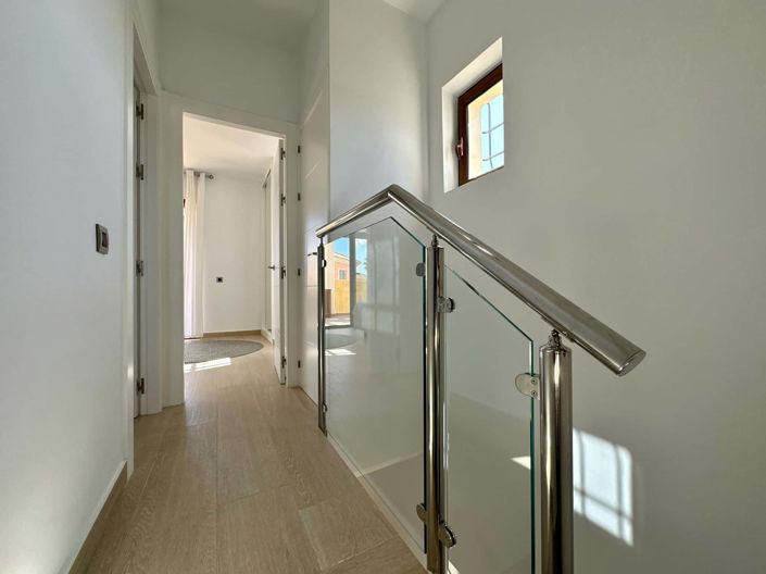 Image No.44-4 Bed Property for sale