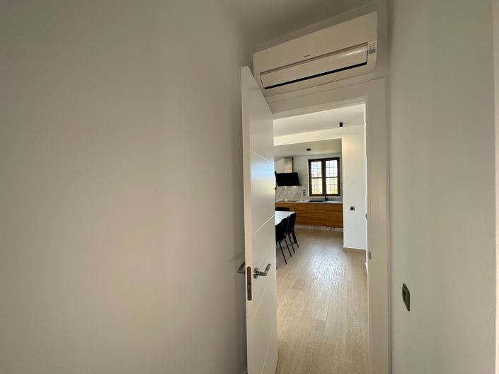 Image No.45-4 Bed Property for sale