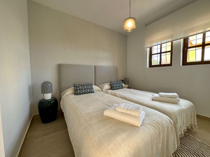 Image No.49-4 Bed Property for sale