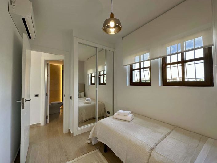 Image No.54-4 Bed Property for sale