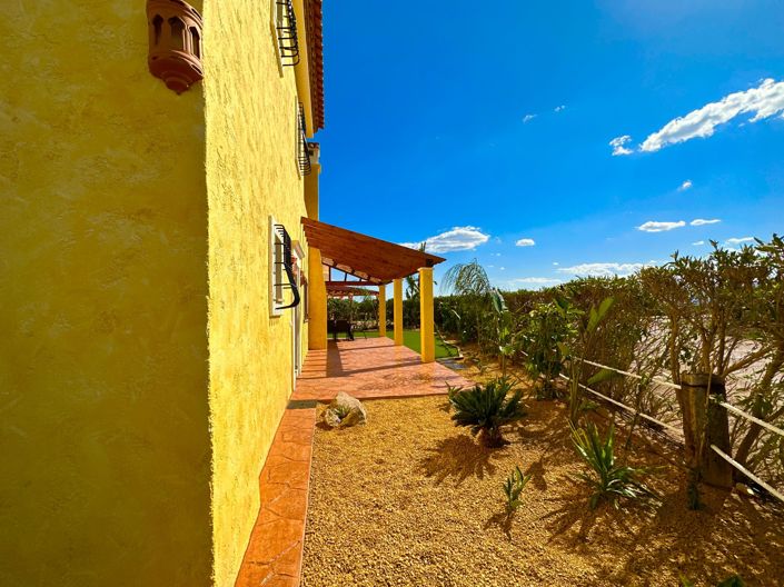 Image No.72-4 Bed Property for sale