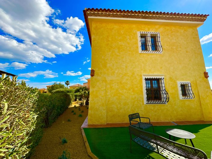 Image No.73-4 Bed Property for sale