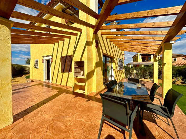 Image No.77-4 Bed Property for sale