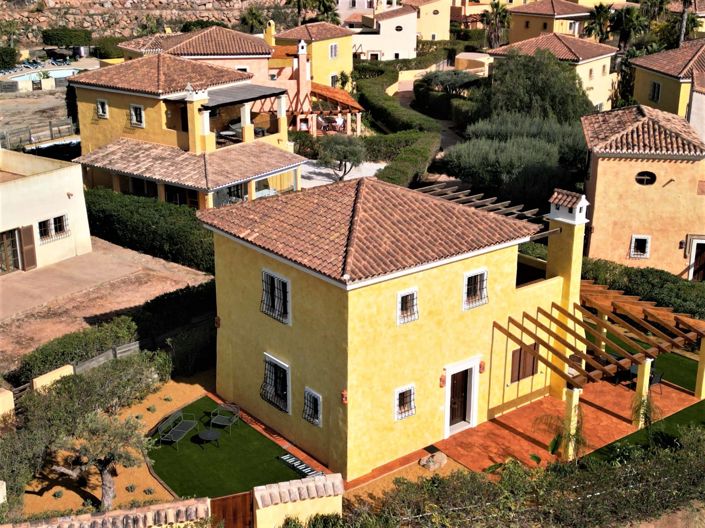 Image No.80-4 Bed Property for sale