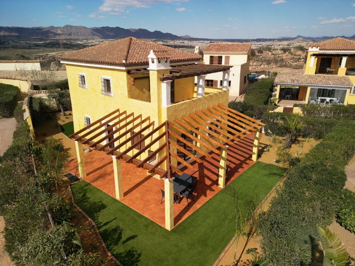 Image No.85-4 Bed Property for sale