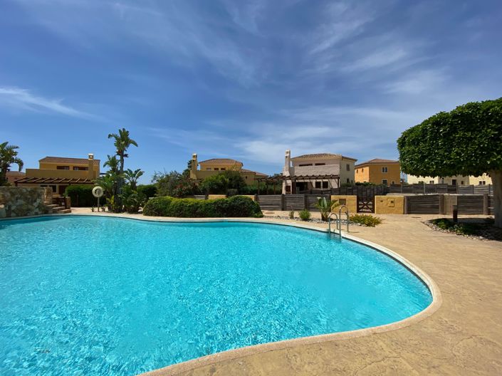 Image No.90-4 Bed Property for sale