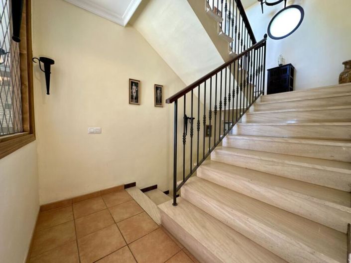 Image No.58-6 Bed Villa for sale