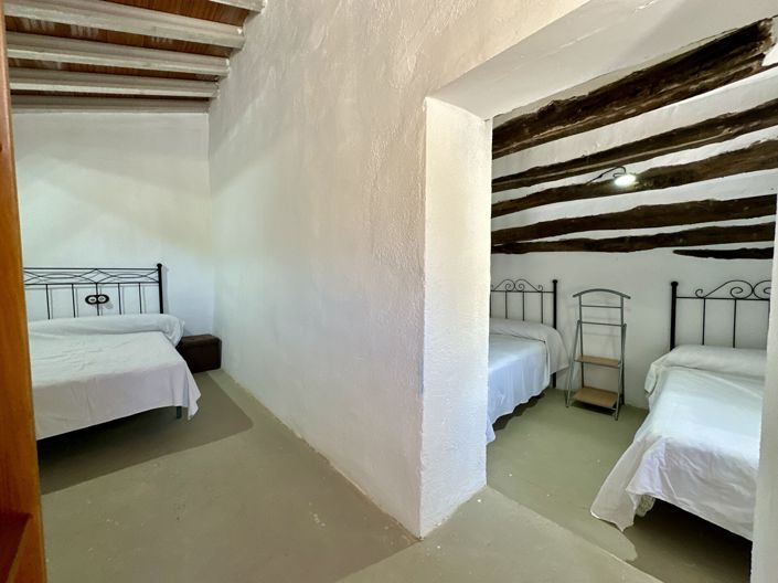 Image No.108-6 Bed Villa for sale