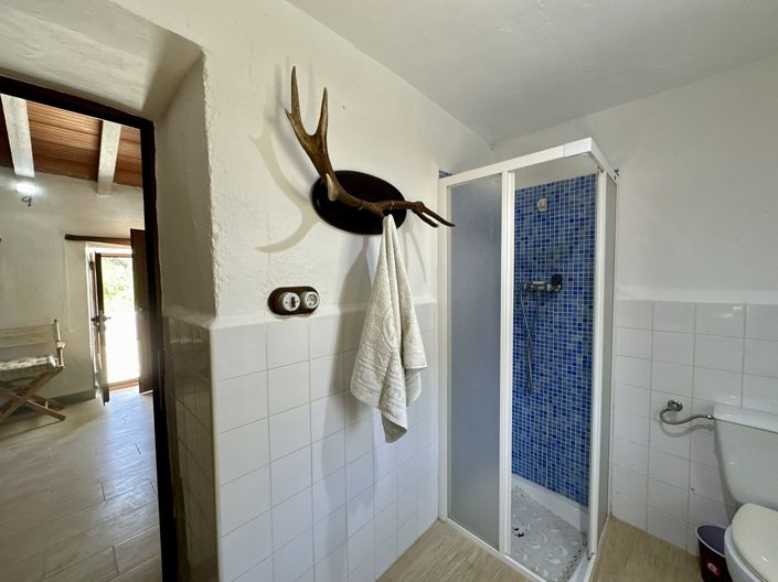 Image No.117-6 Bed Villa for sale