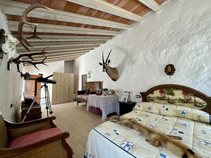 Image No.8-6 Bed Villa for sale