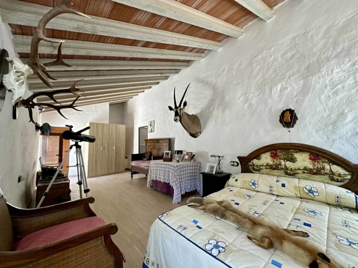 Image No.8-6 Bed Villa for sale