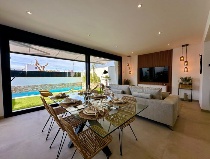 Image No.8-3 Bed Villa for sale