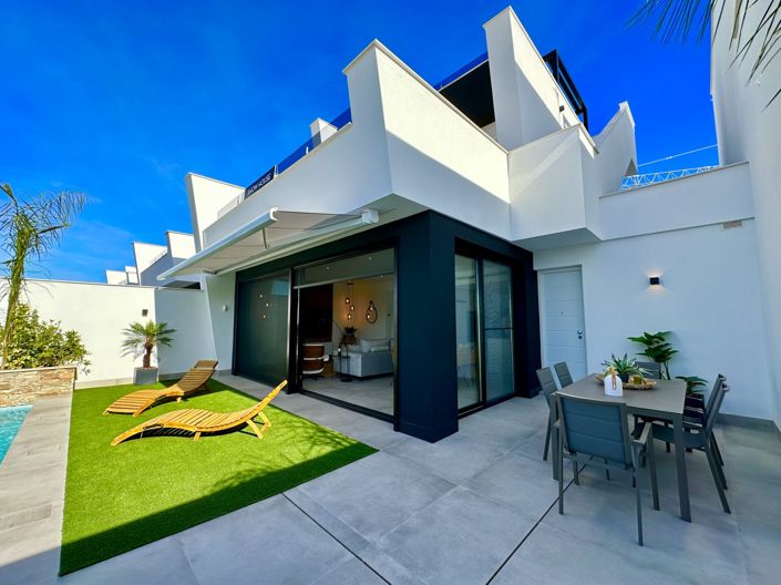 Image No.84-3 Bed Villa for sale