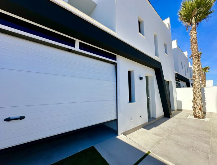 Image No.90-3 Bed Villa for sale