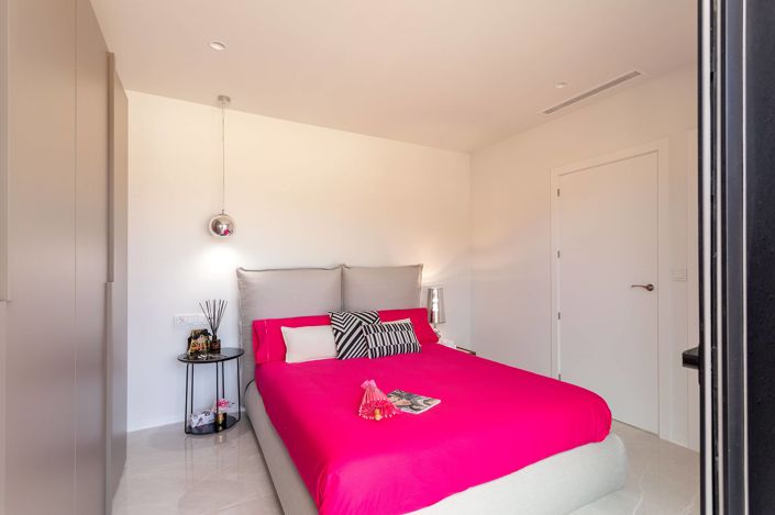 Image No.38-3 Bed Property for sale