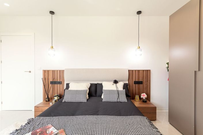 Image No.41-3 Bed Property for sale