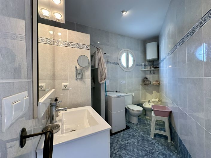 Image No.57-5 Bed Villa for sale