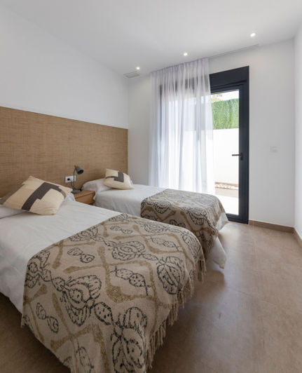 Image No.13-2 Bed Property for sale