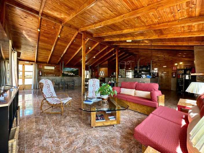 Image No.15-5 Bed Property for sale