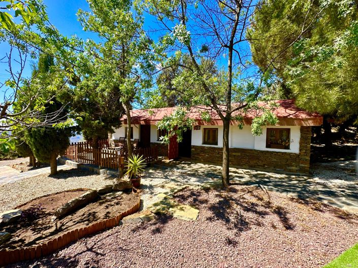 Image No.17-5 Bed Property for sale