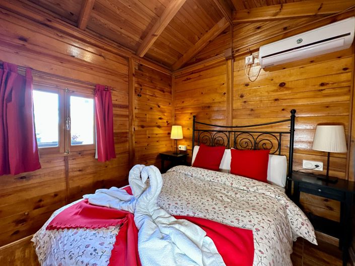 Image No.56-5 Bed Property for sale