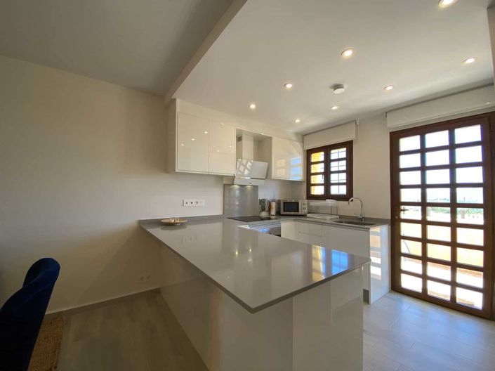 Image No.19-2 Bed Property for sale