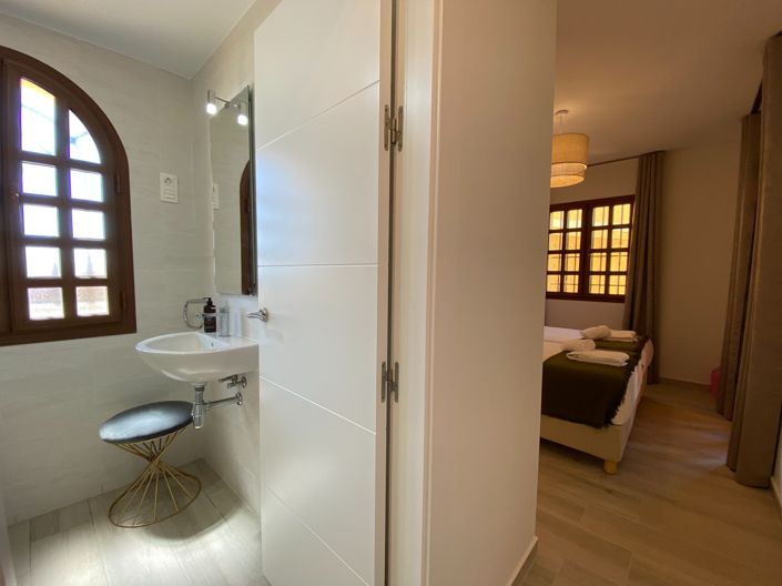 Image No.24-2 Bed Property for sale