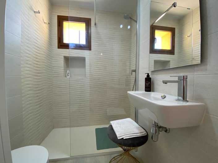 Image No.34-2 Bed Property for sale