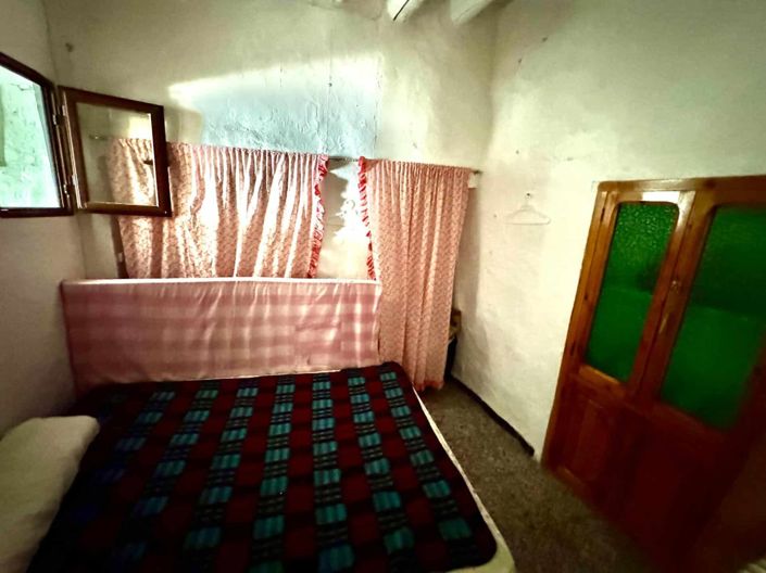 Image No.15-4 Bed House for sale