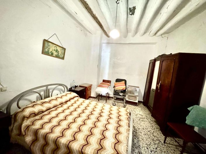 Image No.17-4 Bed House for sale