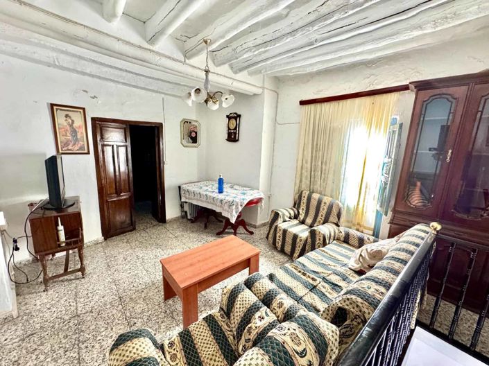 Image No.21-4 Bed House for sale