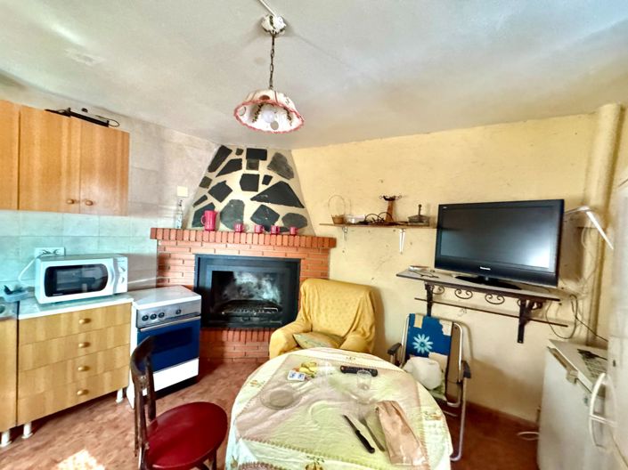 Image No.6-4 Bed House for sale