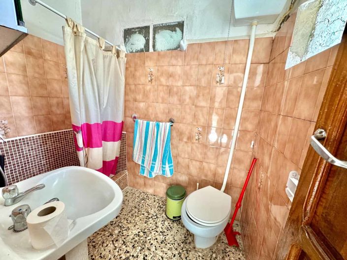 Image No.9-4 Bed House for sale