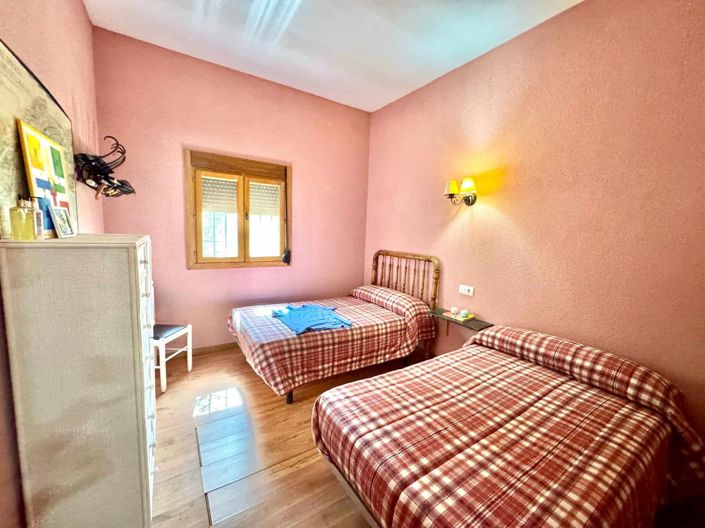 Image No.26-2 Bed House for sale